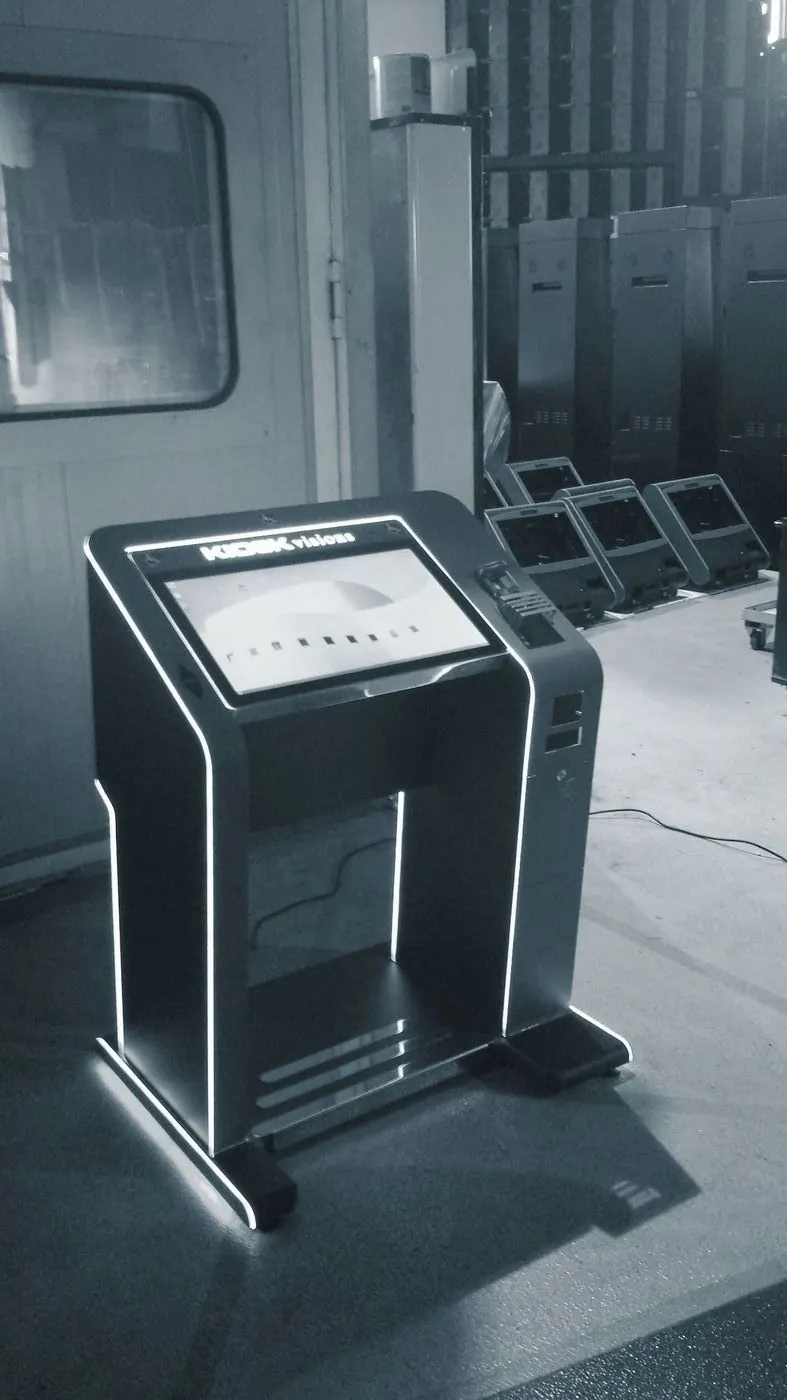 Compact bar-top gaming unit